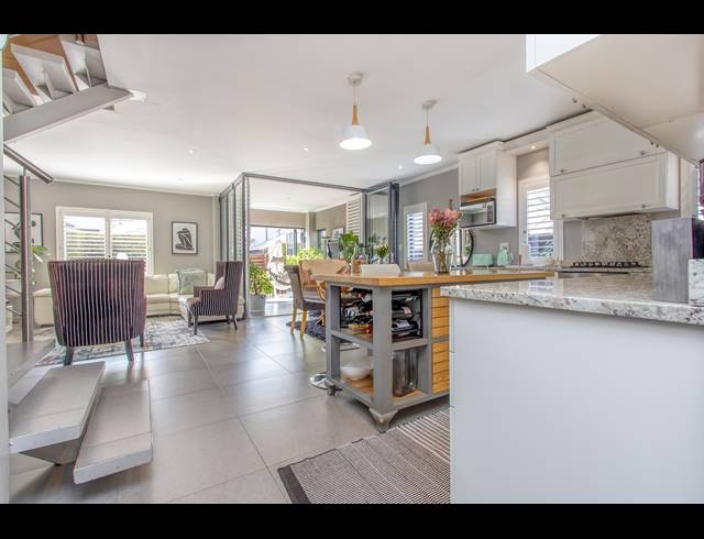 3 BEDROOM TOWNHOUSE FOR SALE IN BRYANSTON